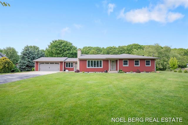 front view picture of 16507 Sleeper Street, Grand Haven, MI. 49417