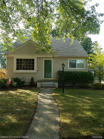front view picture of 405 W Tacoma St, Clawson, MI. 48017