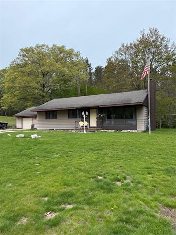 front view picture of 3104 Chippewa Highway, Manistee, MI. 49660