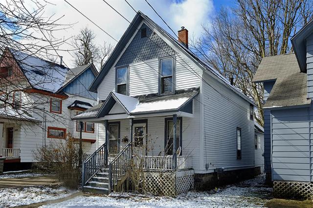 front view picture of 1018 Oak Street, Kalamazoo, MI. 49008