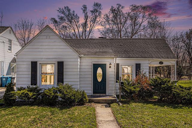 front view picture of 3023 Lowell Street, Kalamazoo, MI. 49001