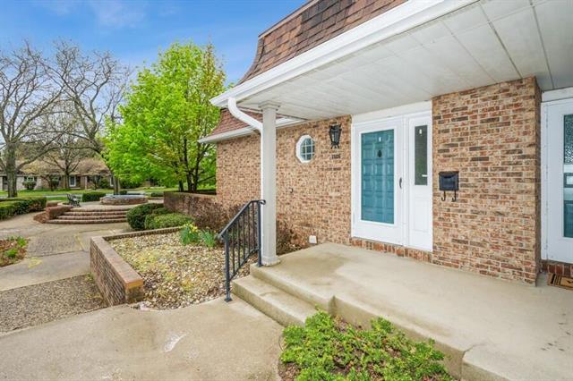 front view picture of 2506 Dover Lane, Saint Joseph, MI. 49085