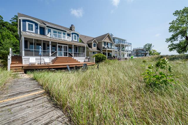 front view picture of 158 Grand Boulevard, Benton Harbor, MI. 49022