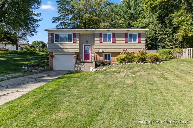 front view picture of 156 Kinrossne  Court, Rockford, MI. 49341