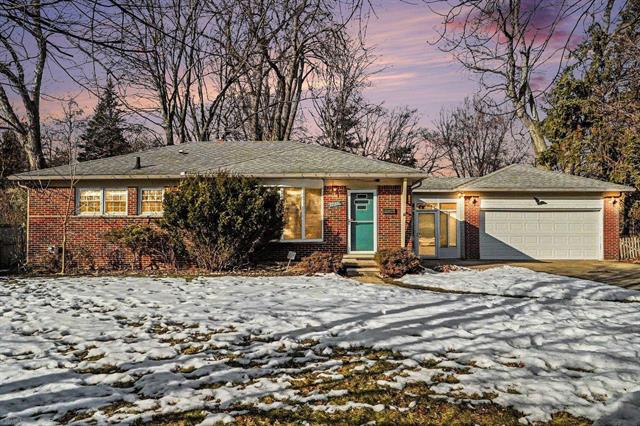 front view picture of 1121 Ottawa Dr, Royal Oak, MI. 48073
