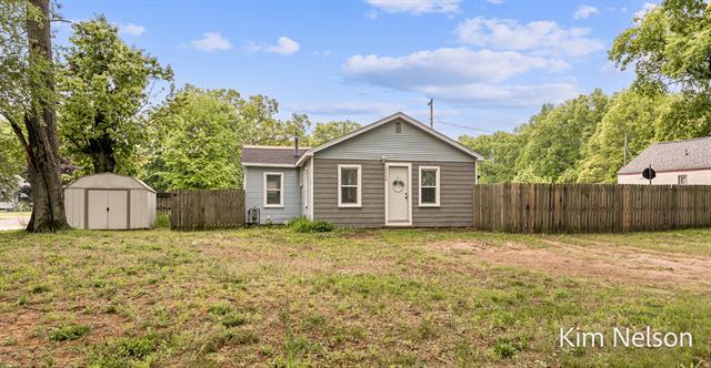 front view picture of 2969 E Broadway Avenue, Muskegon, MI. 49444