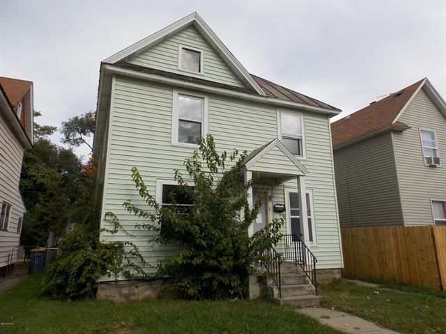 front view picture of 61 Quigleysw  Boulevard, Grand Rapids, MI. 49507