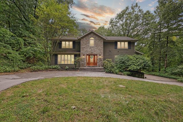 front view picture of 3530 Wild Rosene  Lane, Grand Rapids, MI. 49525