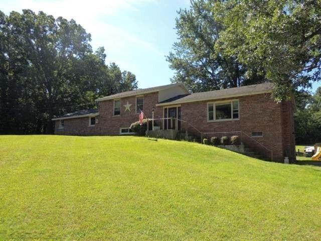 front view picture of 23777 Morton Street, Dowagiac, MI. 49047