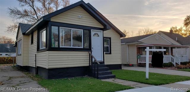 front view picture of 279 Madison Ave, Clawson, MI. 48017