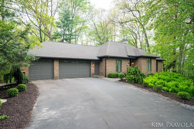 front view picture of 6315 Lehigh Court, Ada, MI. 49301