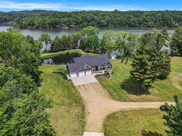 front view picture of 3589 Shoreline Lane, Allegan, MI. 49010