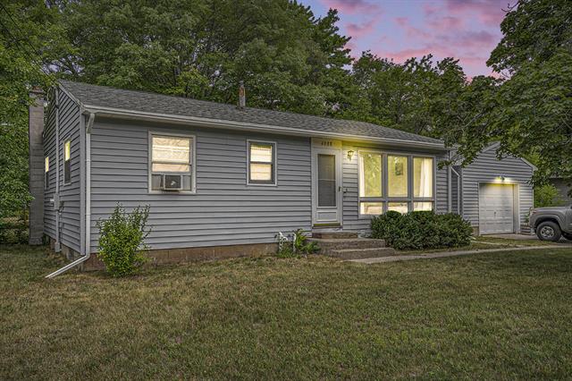 front view picture of 4088 Nicholl Avenue, Muskegon, MI. 49444
