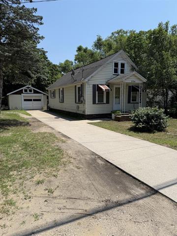 front view picture of 2754 Huizenga Street, Muskegon, MI. 49444