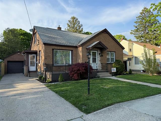 front view picture of 1060 Ireland Avenue, Muskegon, MI. 49441