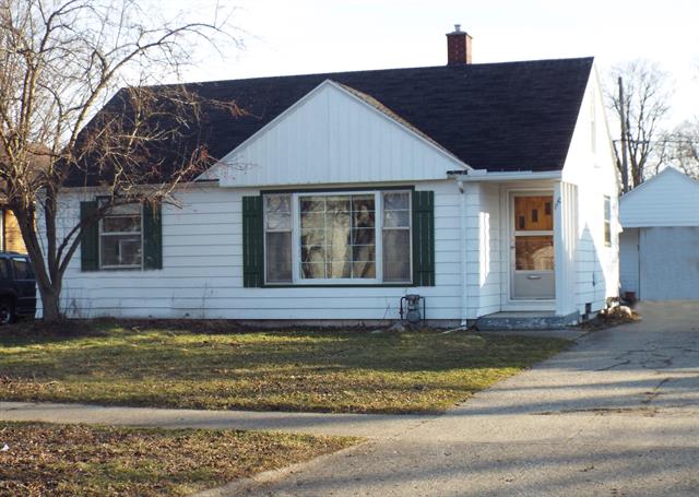 front view picture of 110 W 28Th Street, Holland, MI. 49423