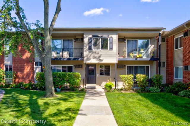front view picture of 4103 Parkway Dr, Royal Oak, MI. 48073