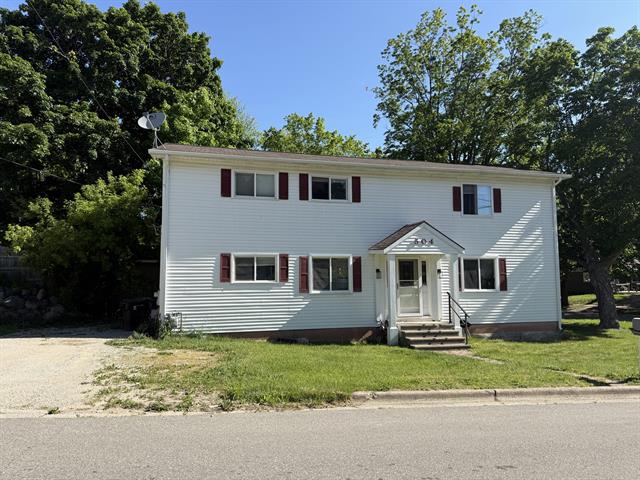 front view picture of 504 Spring St, Big Rapids, MI. 49307