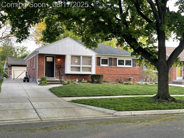 front view picture of 307 Jeffrey Ave, Royal Oak, MI. 48073