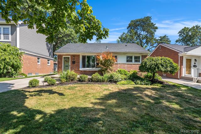 front view picture of 422 Jeffrey Ave, Royal Oak, MI. 48073