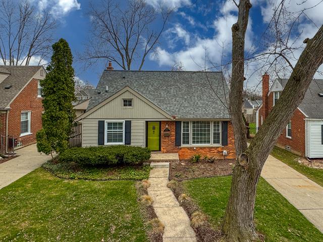 front view picture of 4422 Groveland Ave, Royal Oak, MI. 48073