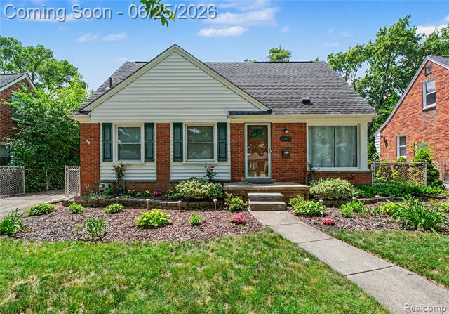 front view picture of 4427 Groveland Ave, Royal Oak, MI. 48073