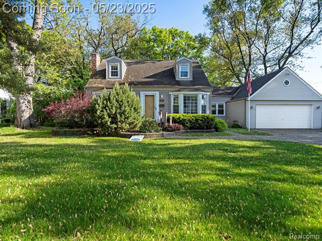 front view picture of 244 Gladwin Ave, Clawson, MI. 48017