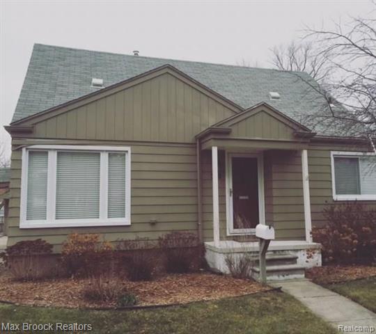 front view picture of 300 Nakota St, Clawson, MI. 48017