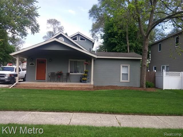 front view picture of 353 S Webik Ave, Clawson, MI. 48017