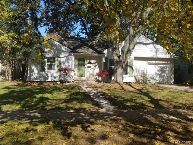 front view picture of 4404 Samoset Rd, Royal Oak, MI. 48073