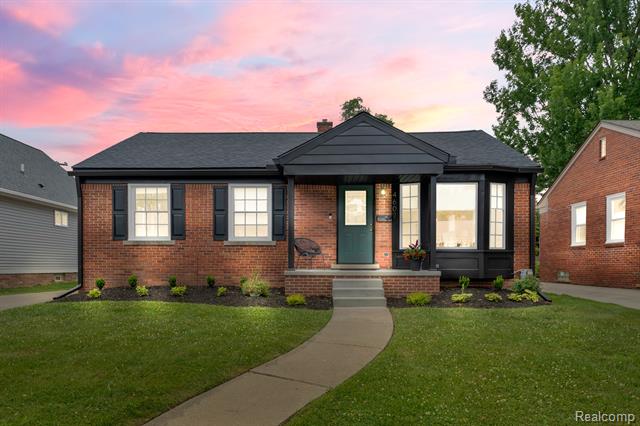 front view picture of 4607 Robinwood Ave, Royal Oak, MI. 48073