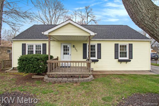 front view picture of 4644 Rochester Rd, Royal Oak, MI. 48073
