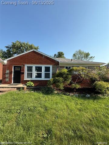 front view picture of 1612 Genesee Dr, Royal Oak, MI. 48073