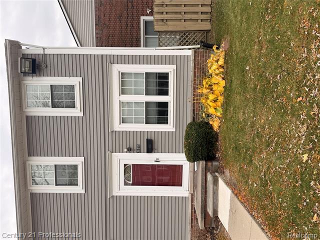front view picture of 36310 Park Place Drive, Sterling Heights, MI. 48310