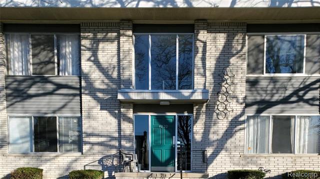 front view picture of 4820 Briarwood Ave, Royal Oak, MI. 48073