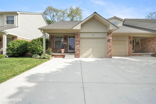 front view picture of 427 Oakgrove Ct, Clawson, MI. 48017