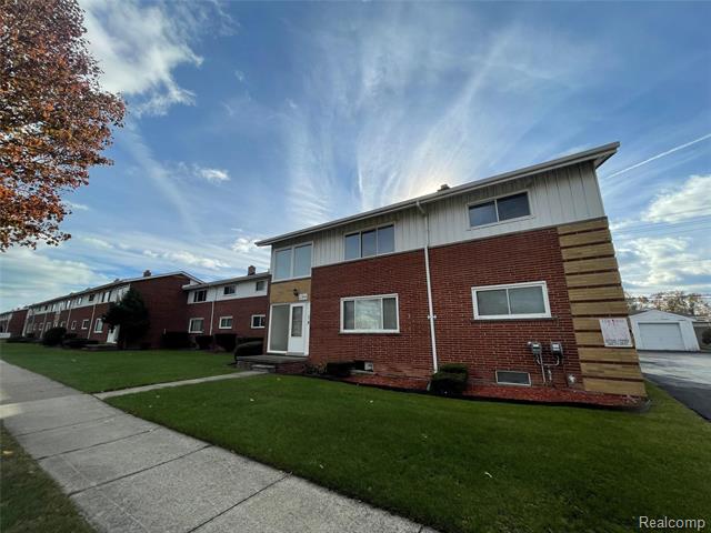 front view picture of 21706 E 11 Mile Road, Saint Clair Shores, MI. 48081