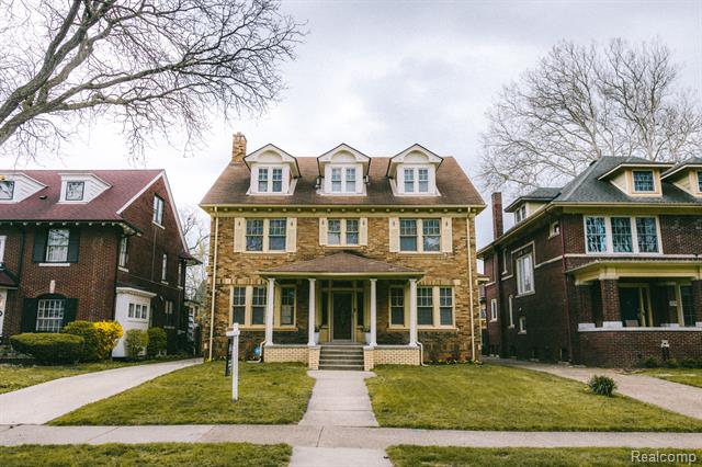 front view picture of 2285 Chicago Blvd, Detroit, MI. 48206