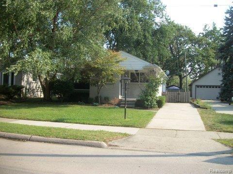 front view for 215 Broadacre Ave, Clawson, Mi. 48017