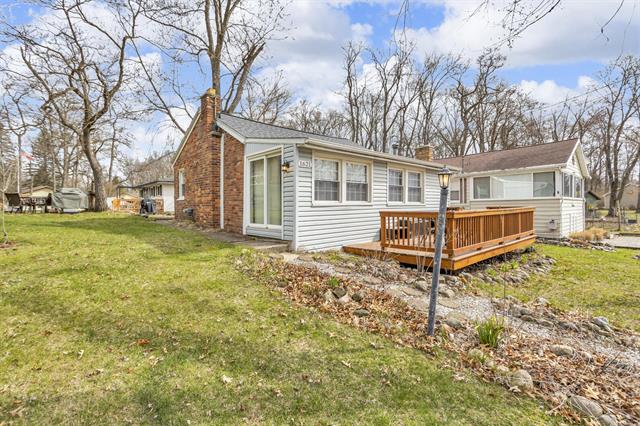 front view picture of 1621 Greenwood Court, Brooklyn, MI. 49230
