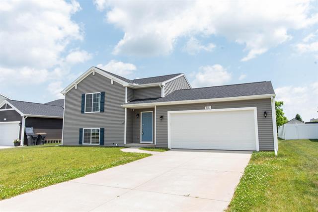 front view picture of 1633 Tea Pond Court, Vicksburg, MI. 49097