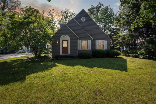front view picture of 56336 S Main Street, Mattawan, MI. 49071