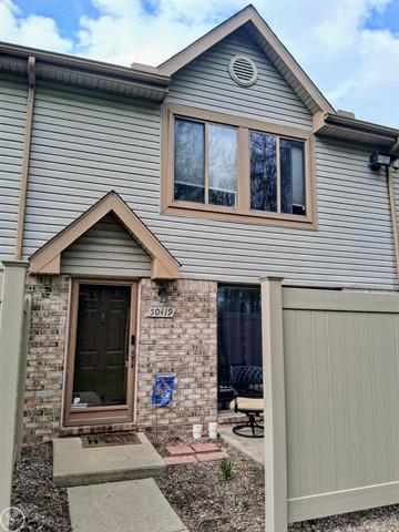 front view picture of 50419 Bay Run S, New Baltimore, MI. 48047