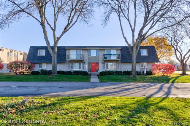 front view picture of 19800 W 12 Mile Rd Apt 5, Southfield, MI. 48076