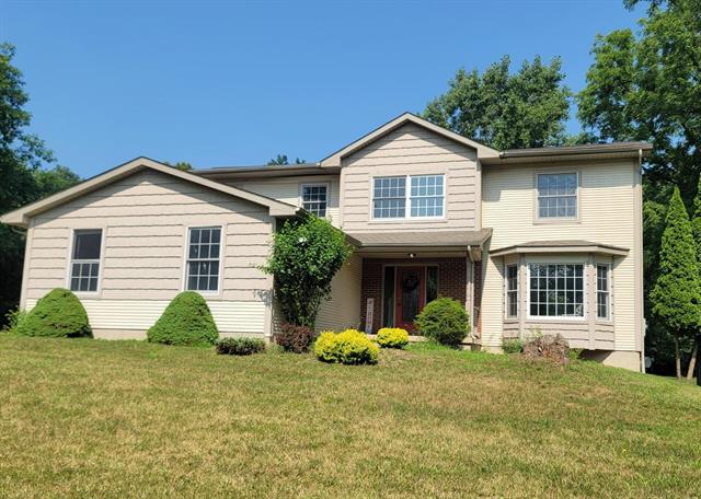 front view picture of 5900 Mary King Drive, Jackson, MI. 49201