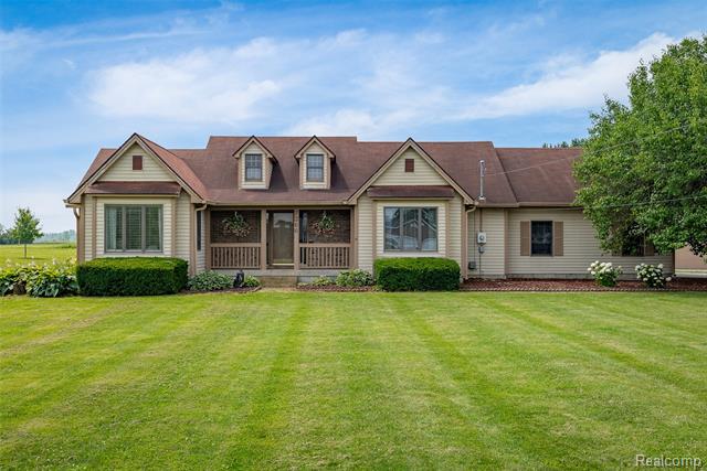 front view picture of 7366 E Maple Avenue, Grand Blanc, MI. 48439