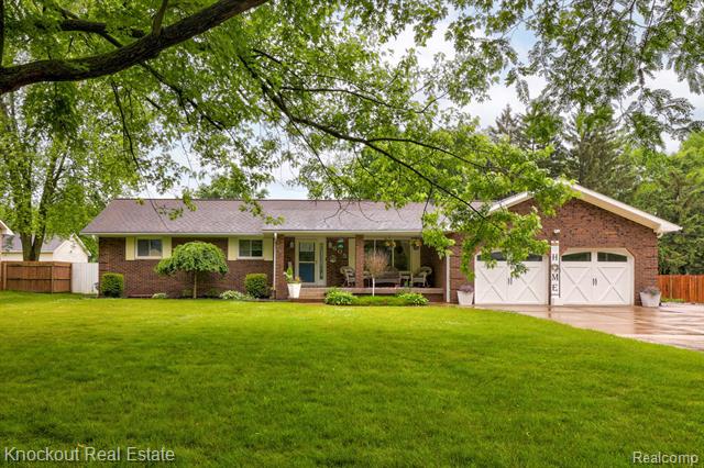 front view picture of 605 Shawnesee, Flushing, MI. 48433