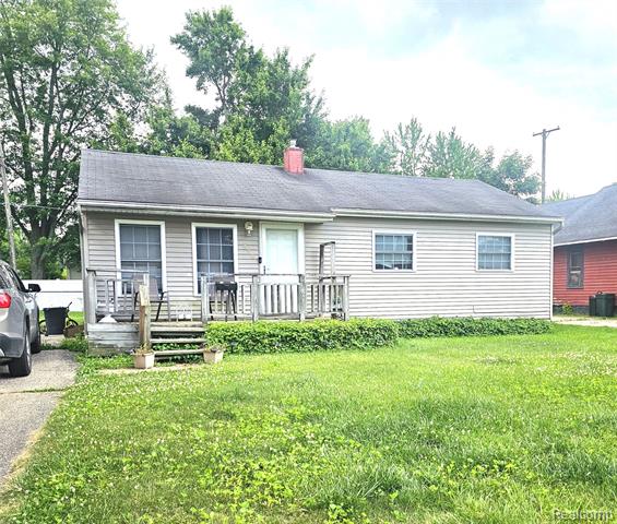 front view picture of 356 Spruce Street, Mount Morris, MI. 48458