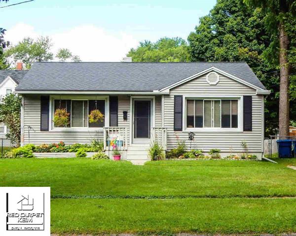 front view picture of 305 Garland Street, Davison, MI. 48423