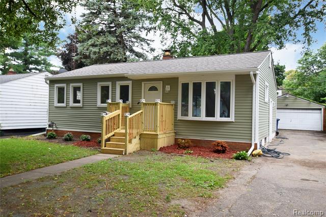 front view picture of 3814 Shawnee Avenue, Flint, MI. 48507